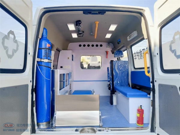 大通V80  短轴 转运型 救护车